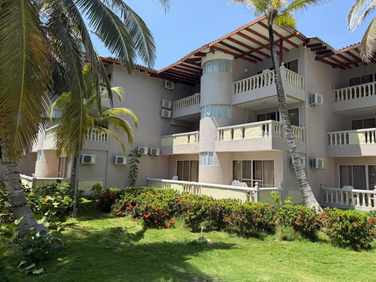 Playa Palmeras Beach Resort Cartagena Exterior photo