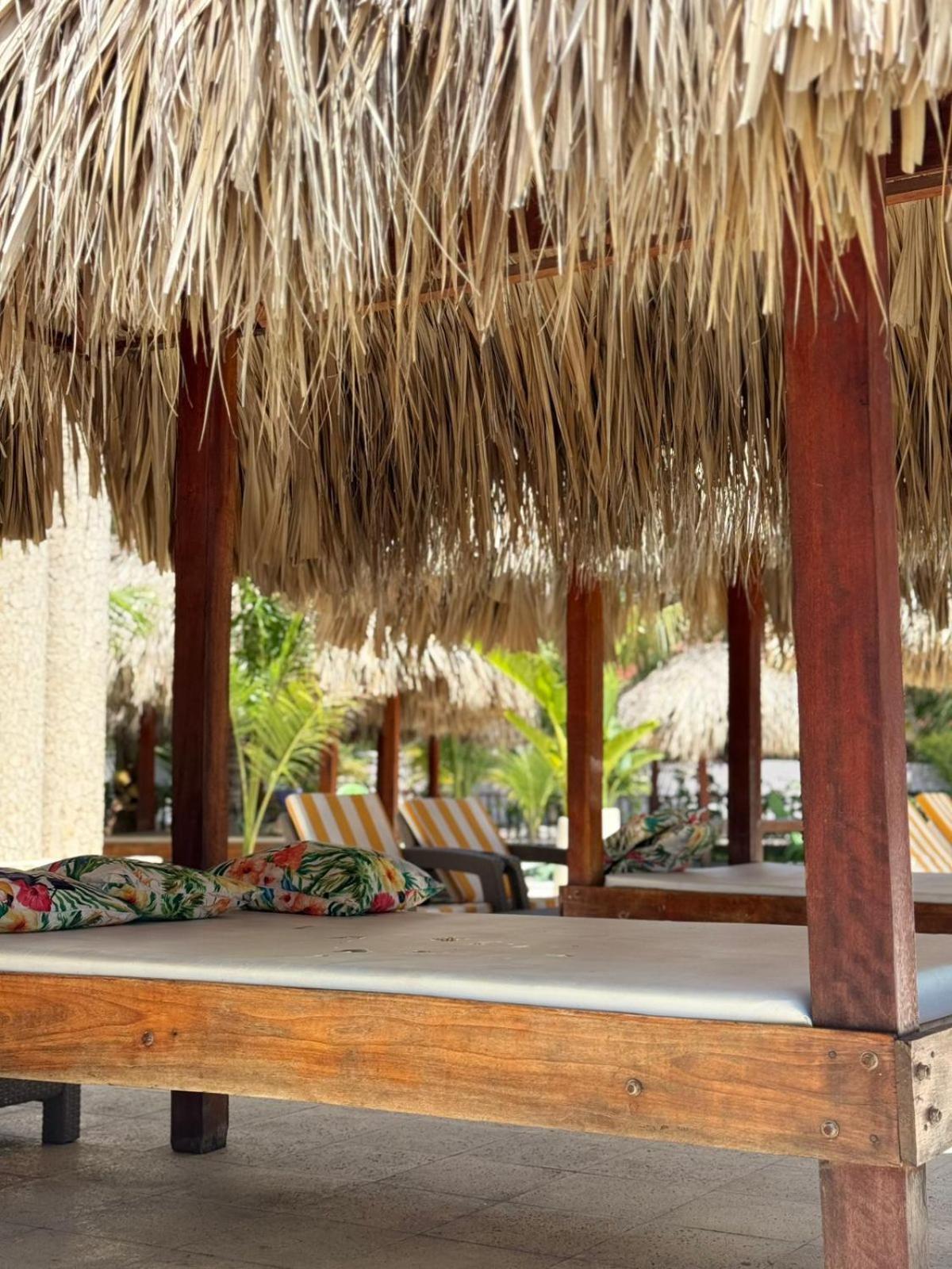 Playa Palmeras Beach Resort Cartagena Exterior photo