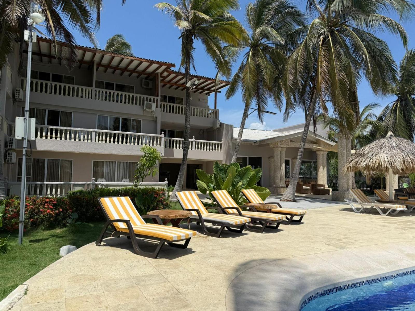 Playa Palmeras Beach Resort Cartagena Exterior photo
