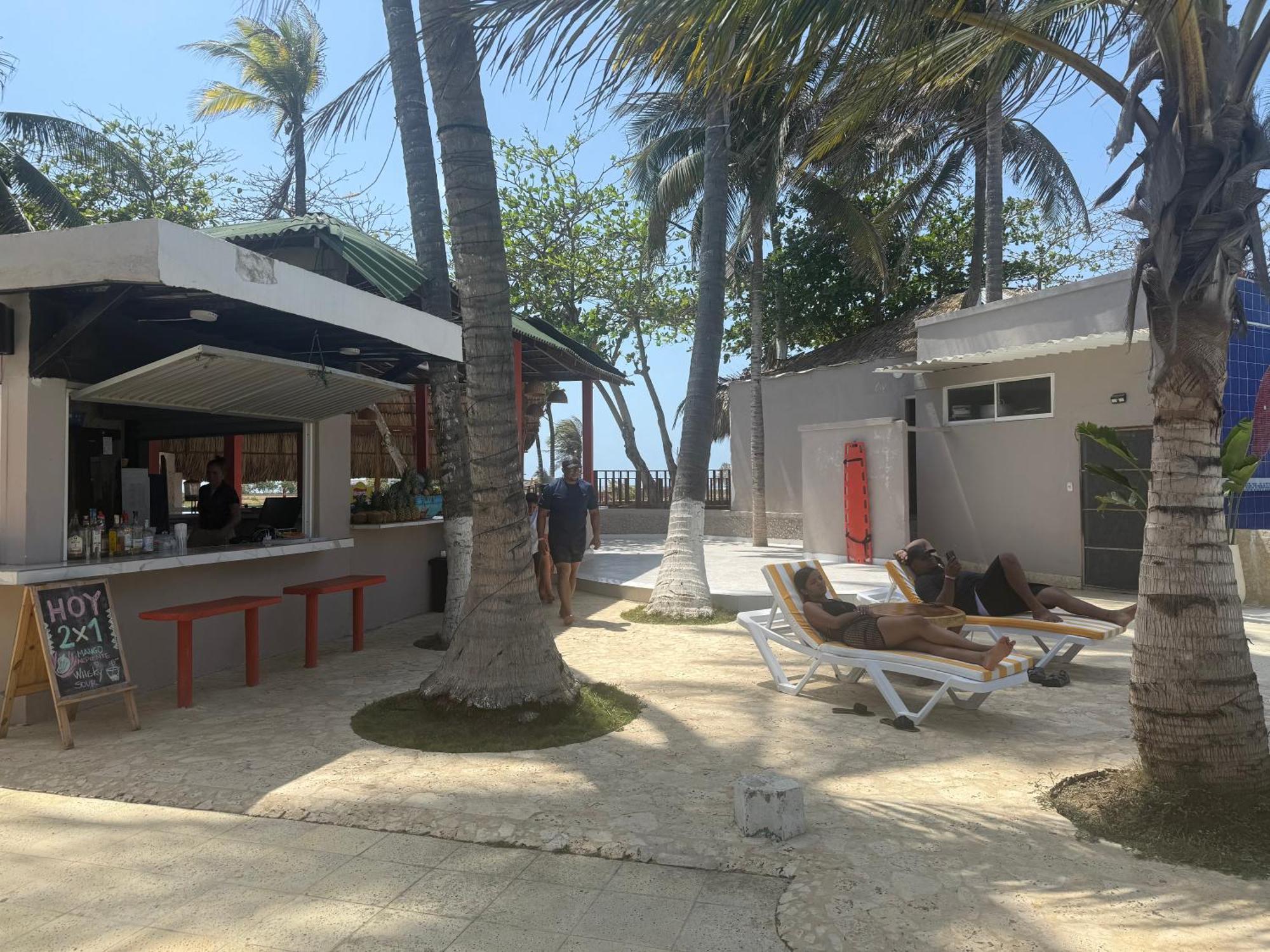Playa Palmeras Beach Resort Cartagena Exterior photo